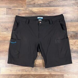 Amazon Essentials Black Men's Cargo Shorts with Blue Accent